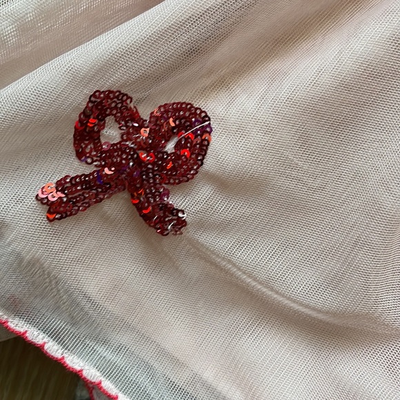 Mini Boden skirt with sequin embellishments. - Picture 3 of 6